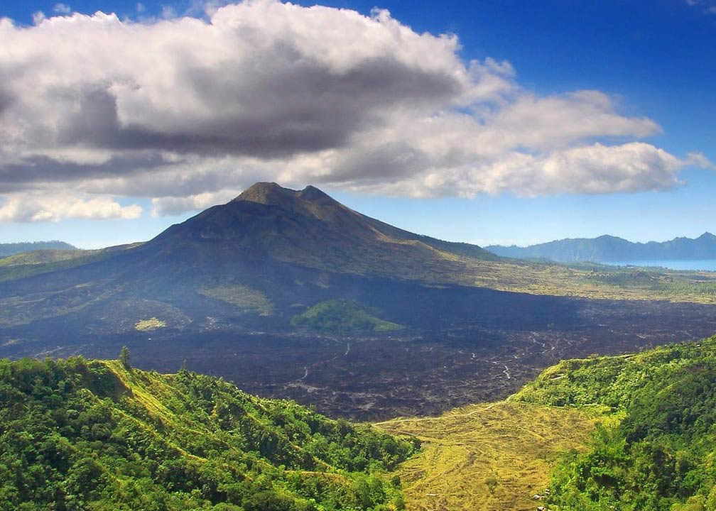 1470756725_Mount_batur_and_lake