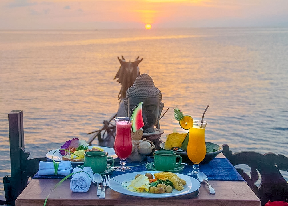 Sunrise_boat_breakfast4