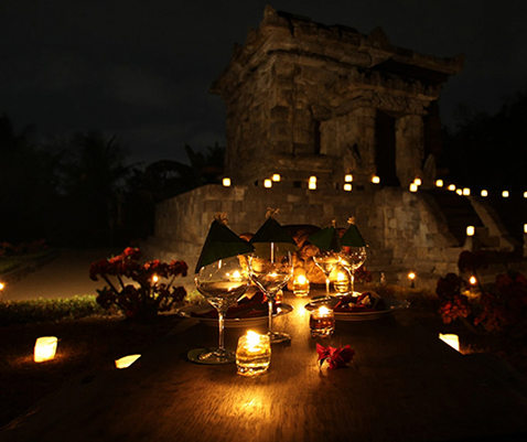 Romantic Dinner at Candi Penataran with Hotel Tugu Blitar